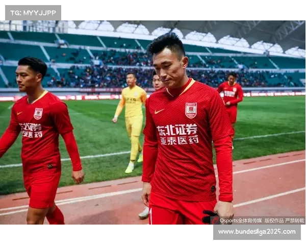 亚泰球迷齐心助威第29轮,全场呐喊为保级关键战加油